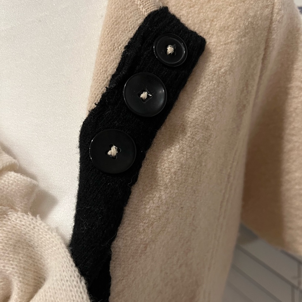 Anthropologie Archival Collection cream ivory flowers black bow peplum sweater L - Picture 3 of 10